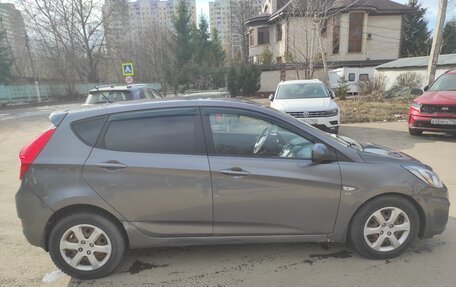 Hyundai Solaris II рестайлинг, 2013 год, 700 000 рублей, 6 фотография