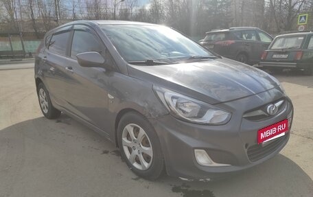 Hyundai Solaris II рестайлинг, 2013 год, 700 000 рублей, 8 фотография