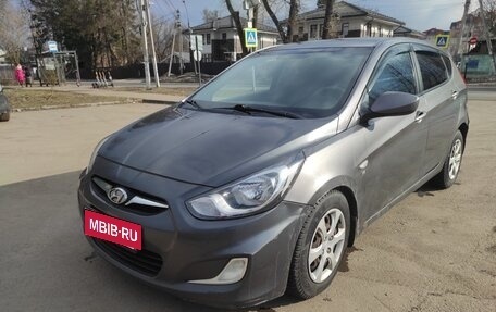Hyundai Solaris II рестайлинг, 2013 год, 700 000 рублей, 7 фотография
