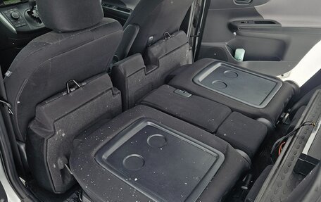 Toyota Wish II, 2009 год, 1 350 000 рублей, 13 фотография