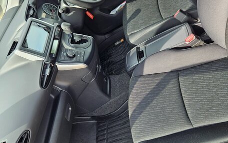 Toyota Wish II, 2009 год, 1 350 000 рублей, 23 фотография