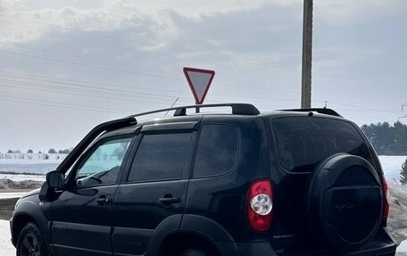 Chevrolet Niva I рестайлинг, 2018 год, 750 000 рублей, 4 фотография