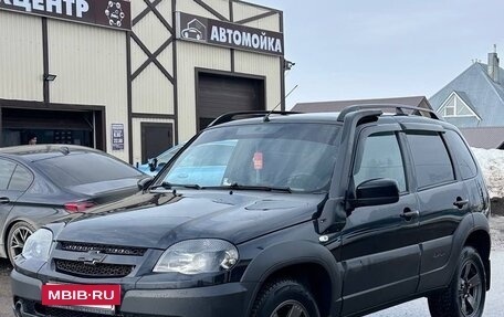 Chevrolet Niva I рестайлинг, 2018 год, 750 000 рублей, 3 фотография