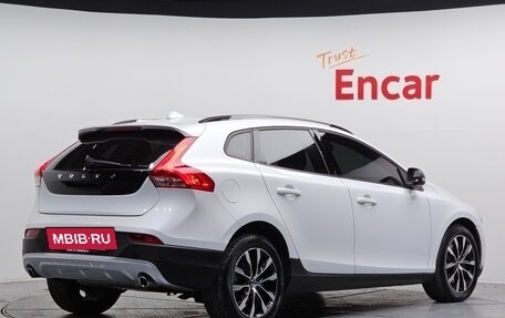 Volvo V40 II рестайлинг, 2018 год, 2 246 000 рублей, 2 фотография