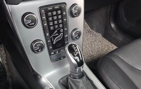 Volvo V40 II рестайлинг, 2018 год, 2 246 000 рублей, 10 фотография