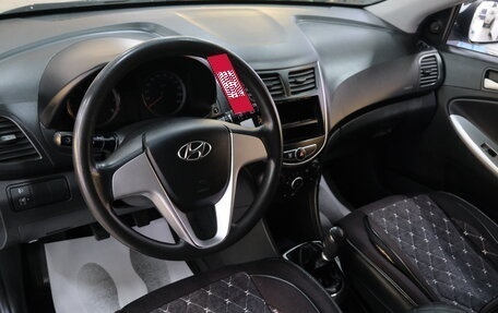 Hyundai Solaris II рестайлинг, 2011 год, 849 000 рублей, 11 фотография