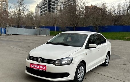 Volkswagen Polo VI (EU Market), 2013 год, 700 000 рублей, 1 фотография