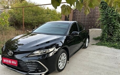 Toyota Camry, 2021 год, 2 650 000 рублей, 1 фотография