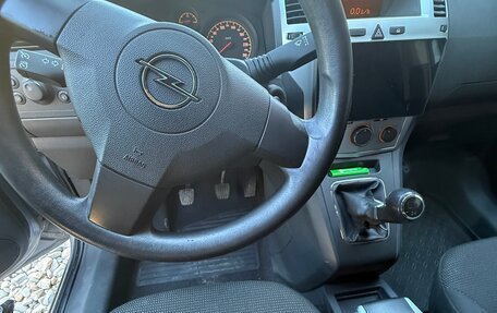 Opel Zafira B, 2010 год, 650 000 рублей, 8 фотография