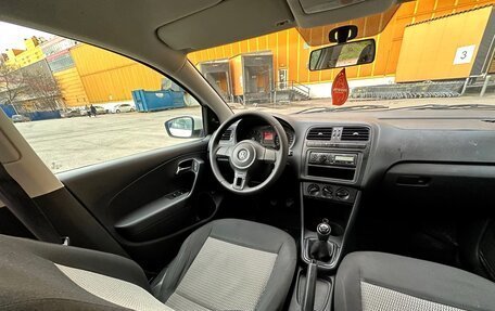 Volkswagen Polo VI (EU Market), 2013 год, 700 000 рублей, 21 фотография