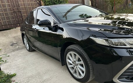 Toyota Camry, 2021 год, 2 650 000 рублей, 3 фотография