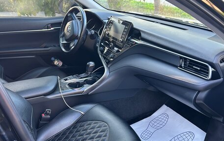 Toyota Camry, 2021 год, 2 650 000 рублей, 11 фотография