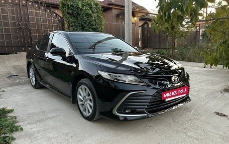 Toyota Camry, 2021 год, 2 650 000 рублей, 8 фотография