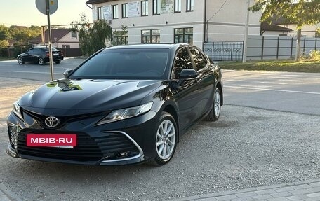 Toyota Camry, 2021 год, 2 650 000 рублей, 10 фотография