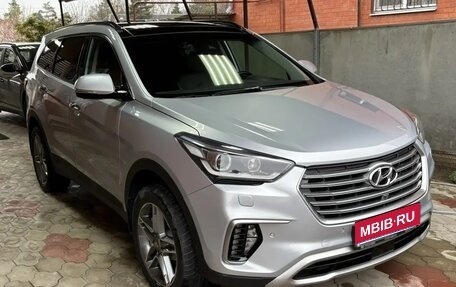 Hyundai Santa Fe III рестайлинг, 2018 год, 3 200 000 рублей, 1 фотография