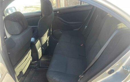 Toyota Avensis III рестайлинг, 2006 год, 820 000 рублей, 10 фотография