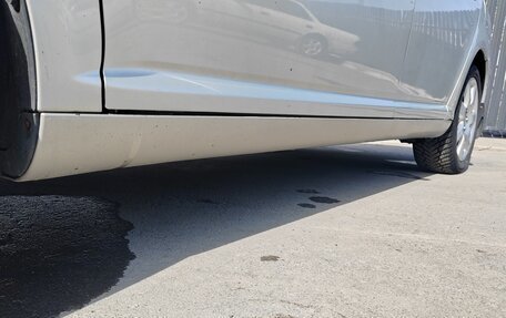 Toyota Avensis III рестайлинг, 2007 год, 900 000 рублей, 34 фотография