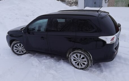 Mitsubishi Outlander III рестайлинг 3, 2014 год, 1 700 000 рублей, 1 фотография