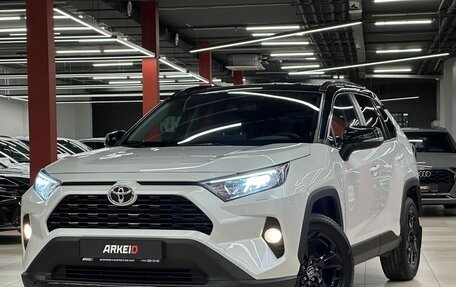 Toyota RAV4, 2021 год, 3 750 000 рублей, 1 фотография