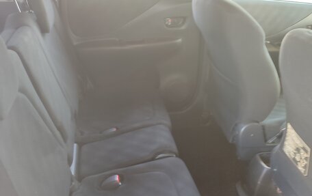 Toyota Ractis I, 2006 год, 570 000 рублей, 8 фотография