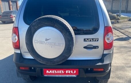 Chevrolet Niva I рестайлинг, 2018 год, 760 000 рублей, 2 фотография