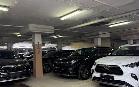 Toyota Highlander, 2026 год, 5 600 000 рублей, 40 фотография