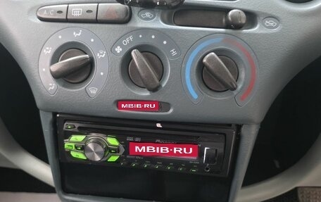 Toyota Vitz, 2001 год, 395 000 рублей, 18 фотография