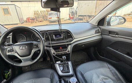 Hyundai Elantra VI рестайлинг, 2016 год, 950 000 рублей, 6 фотография