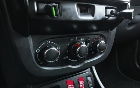 Renault Duster I рестайлинг, 2016 год, 999 000 рублей, 14 фотография