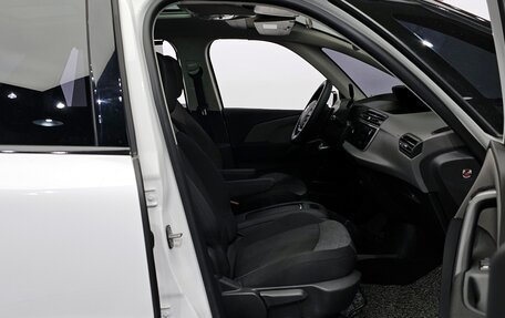 Citroen C4 Picasso II рестайлинг, 2017 год, 1 642 000 рублей, 19 фотография