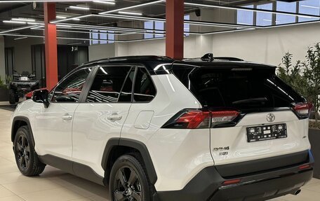 Toyota RAV4, 2021 год, 3 750 000 рублей, 3 фотография