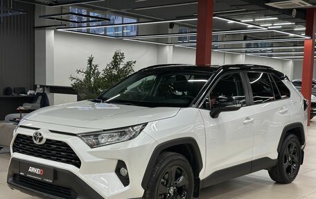 Toyota RAV4, 2021 год, 3 750 000 рублей, 4 фотография
