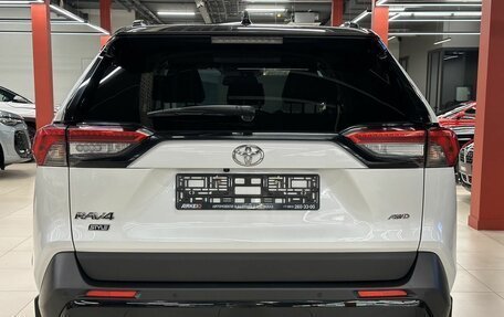 Toyota RAV4, 2021 год, 3 750 000 рублей, 5 фотография