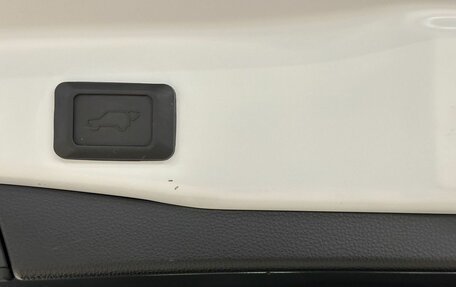 Toyota RAV4, 2021 год, 3 750 000 рублей, 24 фотография