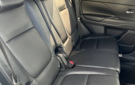 Mitsubishi Outlander III рестайлинг 3, 2013 год, 1 240 000 рублей, 7 фотография