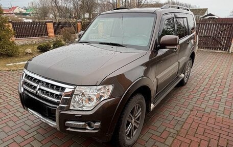 Mitsubishi Pajero IV, 2018 год, 3 700 000 рублей, 4 фотография