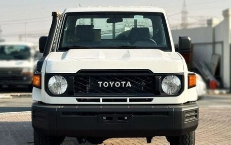 Toyota Land Cruiser 70, 2025 год, 5 621 000 рублей, 2 фотография