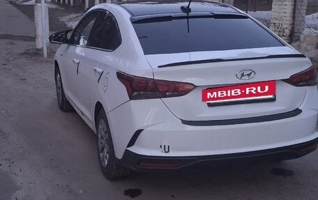 Hyundai Solaris II рестайлинг, 2021 год, 830 000 рублей, 2 фотография