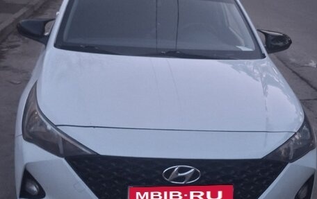 Hyundai Solaris II рестайлинг, 2021 год, 830 000 рублей, 7 фотография