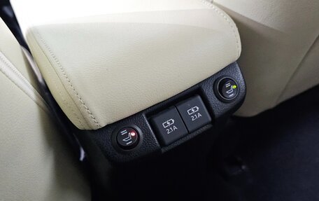 Toyota Prius IV XW50, 2020 год, 2 187 000 рублей, 10 фотография