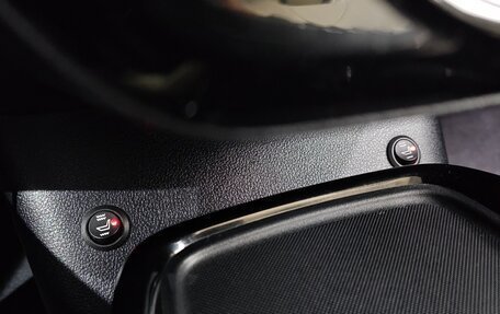 Toyota Prius IV XW50, 2020 год, 2 187 000 рублей, 18 фотография