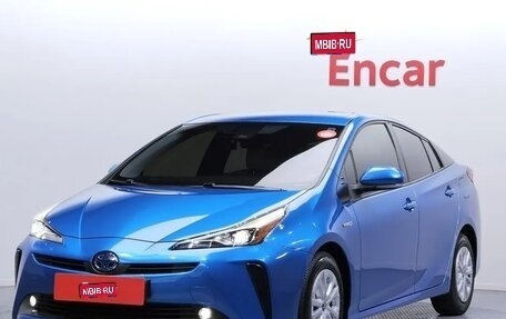 Toyota Prius IV XW50, 2020 год, 2 187 000 рублей, 1 фотография