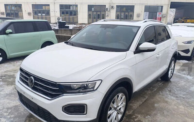 Volkswagen T-Roc I, 2022 год, 1 900 000 рублей, 1 фотография