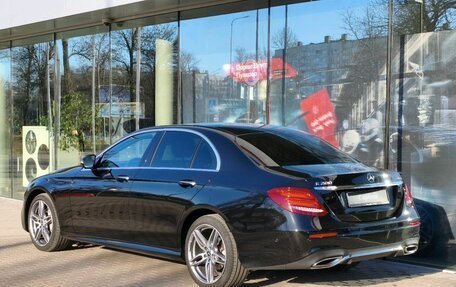 Mercedes-Benz E-Класс, 2019 год, 3 950 000 рублей, 3 фотография