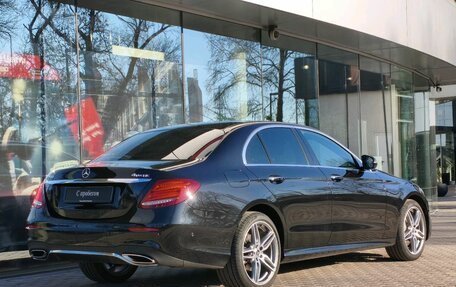 Mercedes-Benz E-Класс, 2019 год, 3 950 000 рублей, 6 фотография