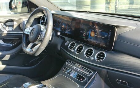 Mercedes-Benz E-Класс, 2019 год, 3 950 000 рублей, 10 фотография