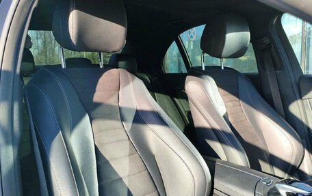 Mercedes-Benz E-Класс, 2019 год, 3 950 000 рублей, 11 фотография