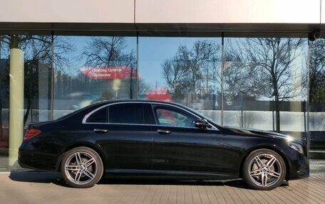 Mercedes-Benz E-Класс, 2019 год, 3 950 000 рублей, 9 фотография