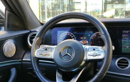 Mercedes-Benz E-Класс, 2019 год, 3 950 000 рублей, 19 фотография