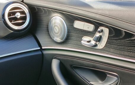 Mercedes-Benz E-Класс, 2019 год, 3 950 000 рублей, 20 фотография